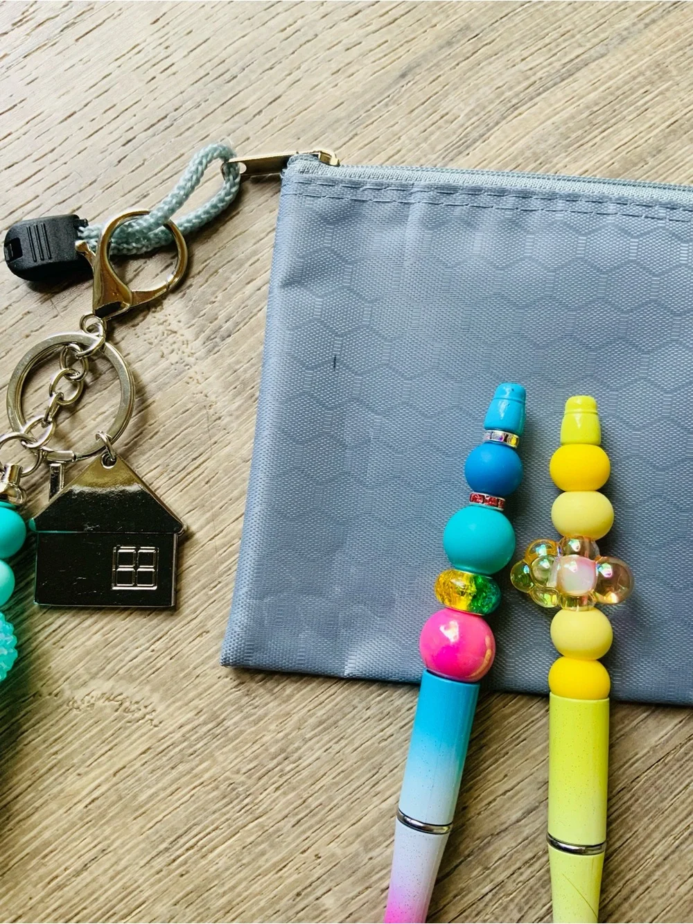 NEW📚 Homemade Crafted Beaded Pens & Bag Charm w/ Pouch Set OS